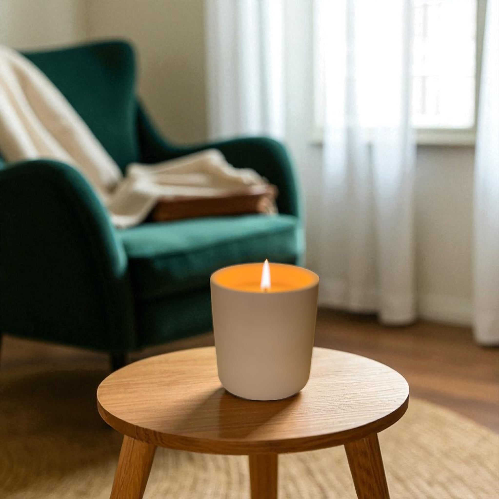 Velvet & Smoke | Amber & Oud Refillable Candle